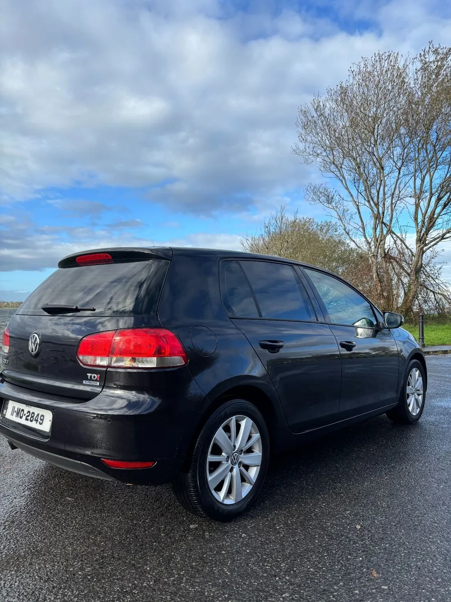 Volkswagen Golf 2011 - Image 1