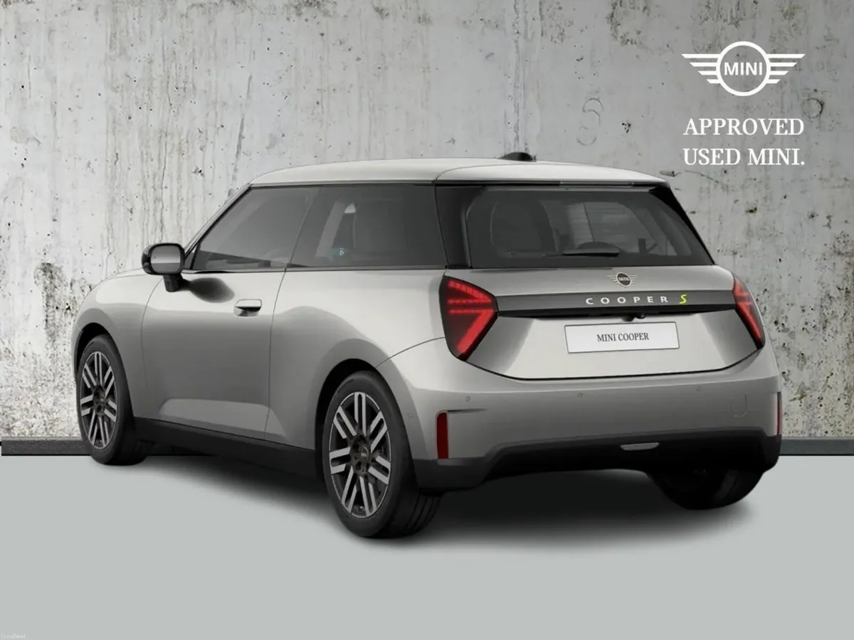 Mini Cooper Cooper SE Classic Level 1 - Image 2