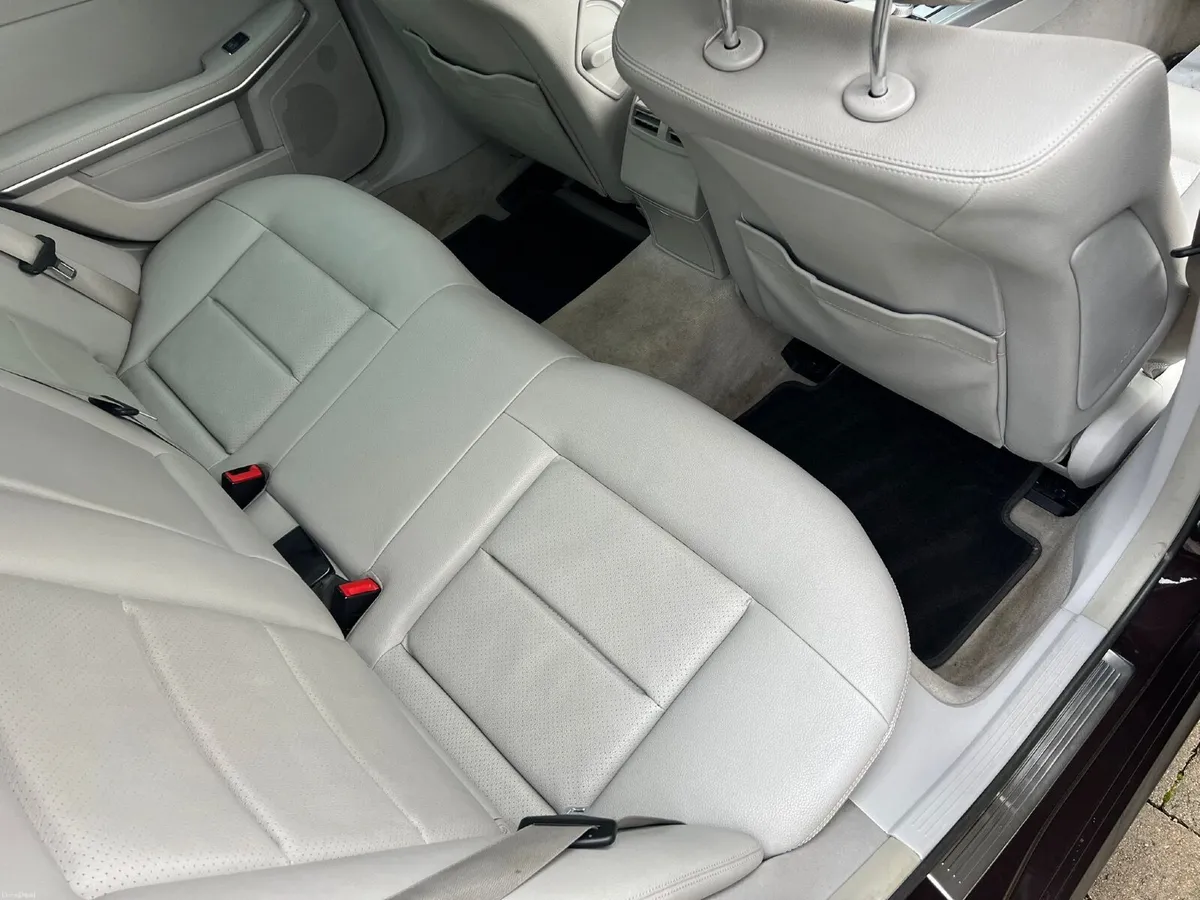 Mercedes-Benz E-Class 2009 - Image 2