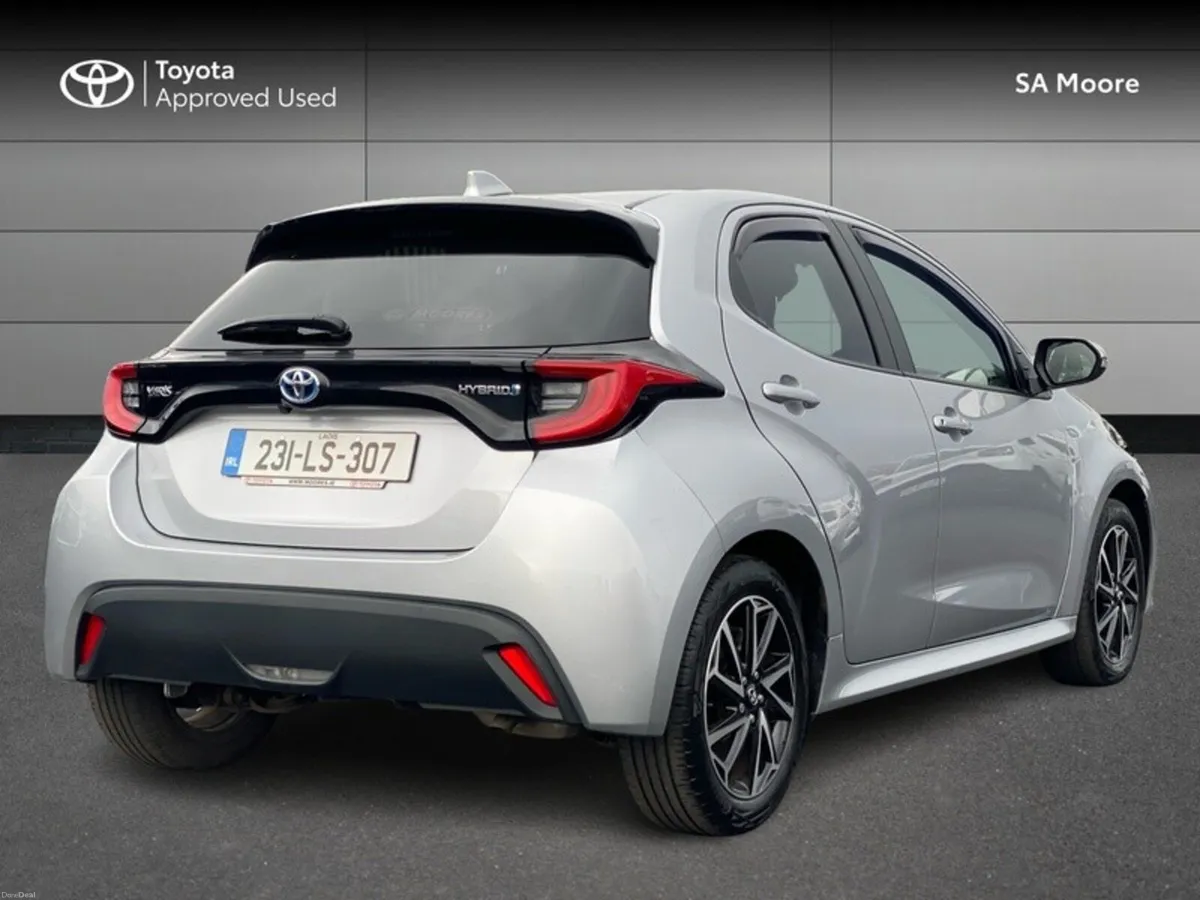 Toyota Yaris HYBRID LUNA SPORT - Image 2