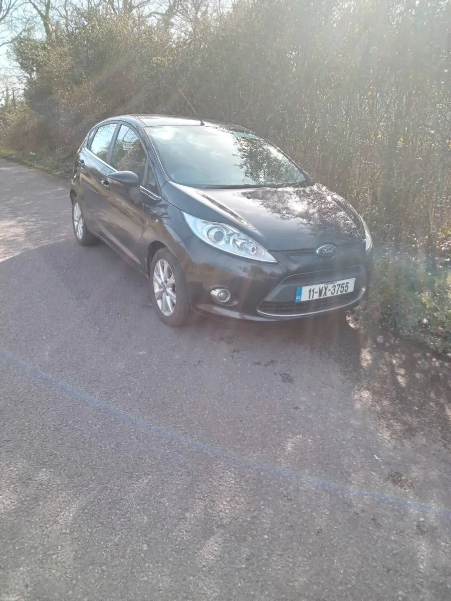 2011 Ford Fiesta - Image 2