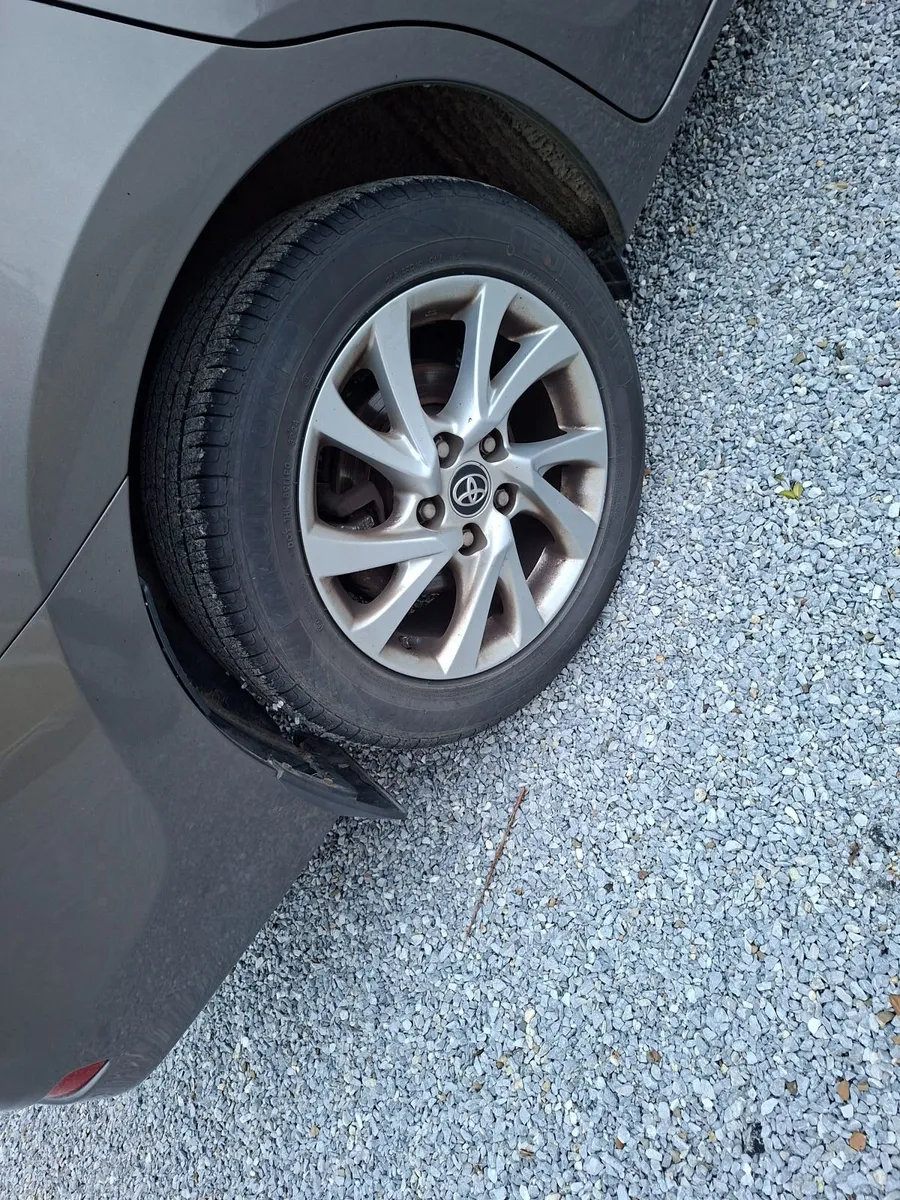 Toyota Corolla 2017 - Image 3