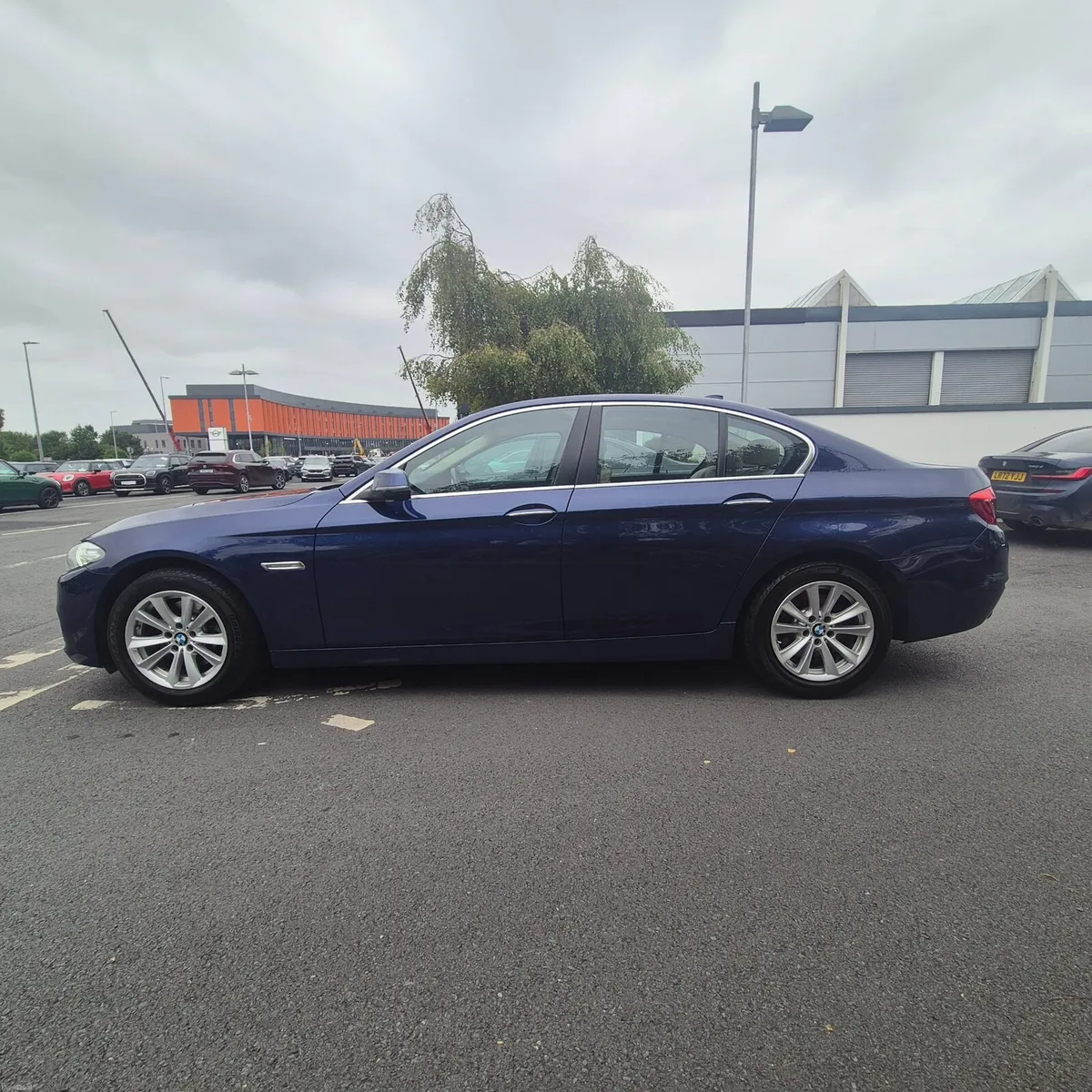 BMW 5 Series - 2016 - 520d - Image 3