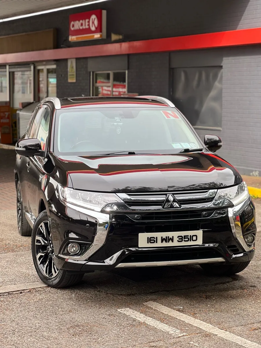 Mitsubishi Outlander 2.0 Petrol Plug-in-hybrid - Image 3