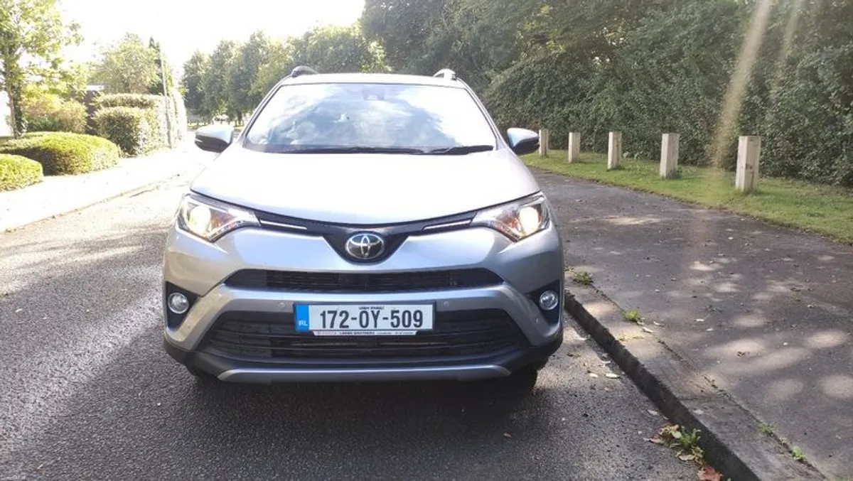 2017 Toyota Rav4 - Image 4