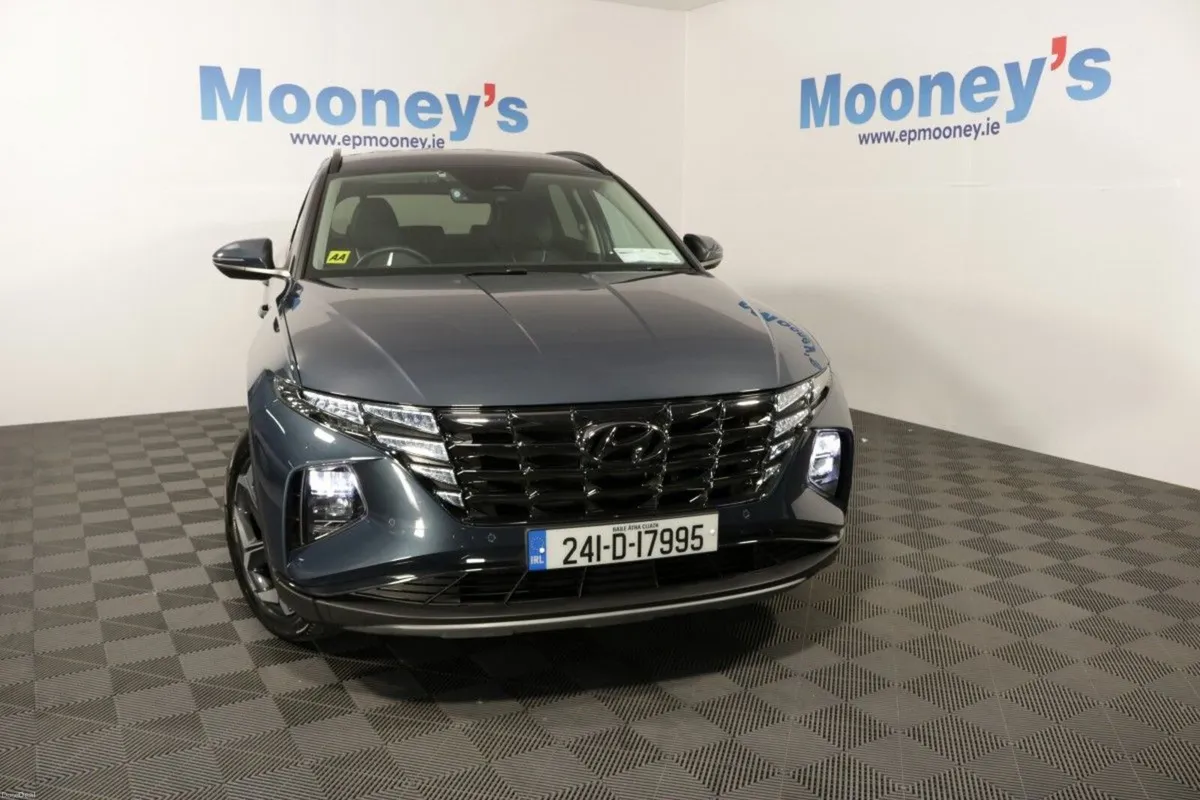 Hyundai Tucson PHEV EXECUTIVE PLUS 4WD 1.6L PETROL - Image 2