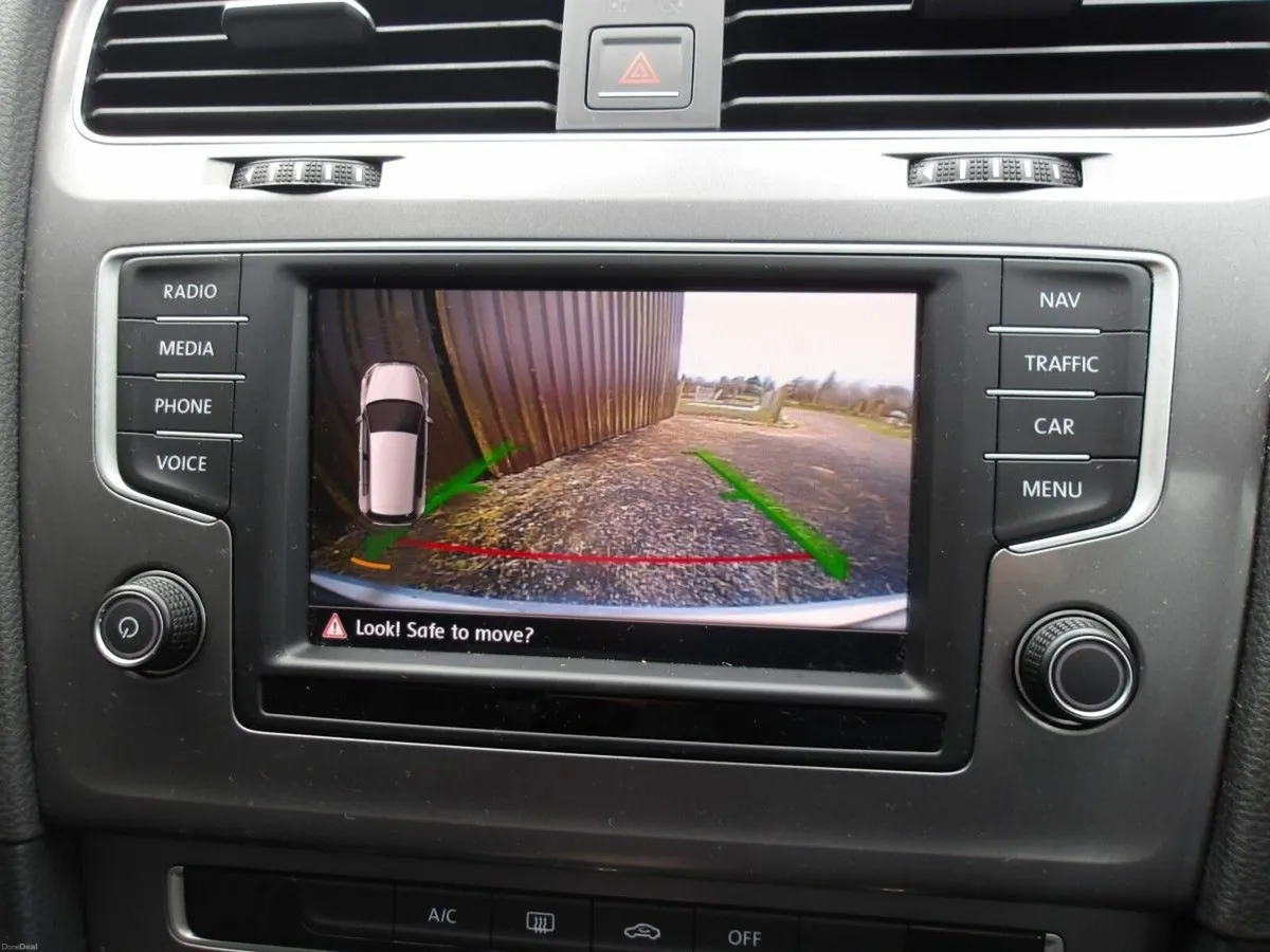 Volkswagen Golf LOUNGE 1.6 TDI 110BHP*SUNROOF*NCT - Image 4