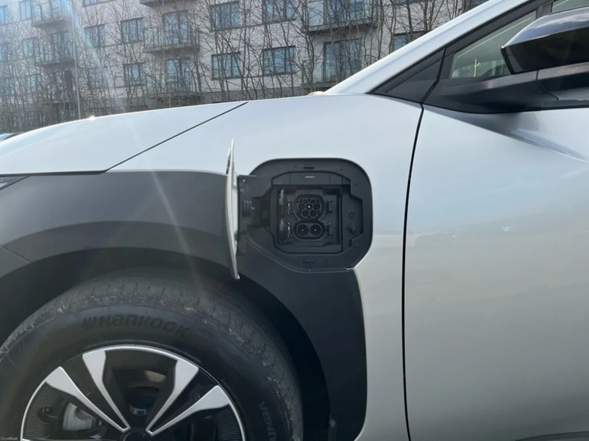 Toyota bZ4X SPORT FWD 11KW 4DR AUTO - Image 6