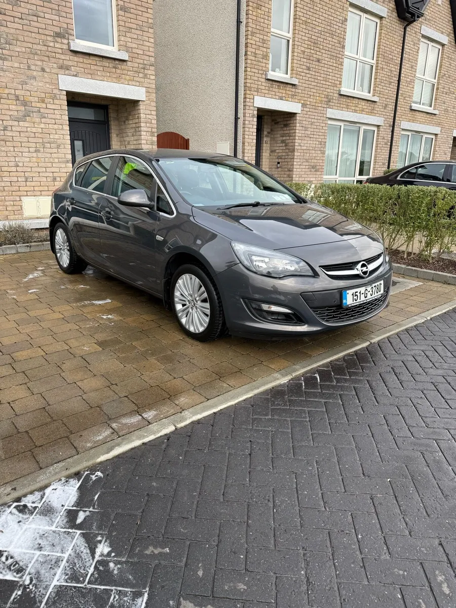 2015 Appel Astra - Image 1