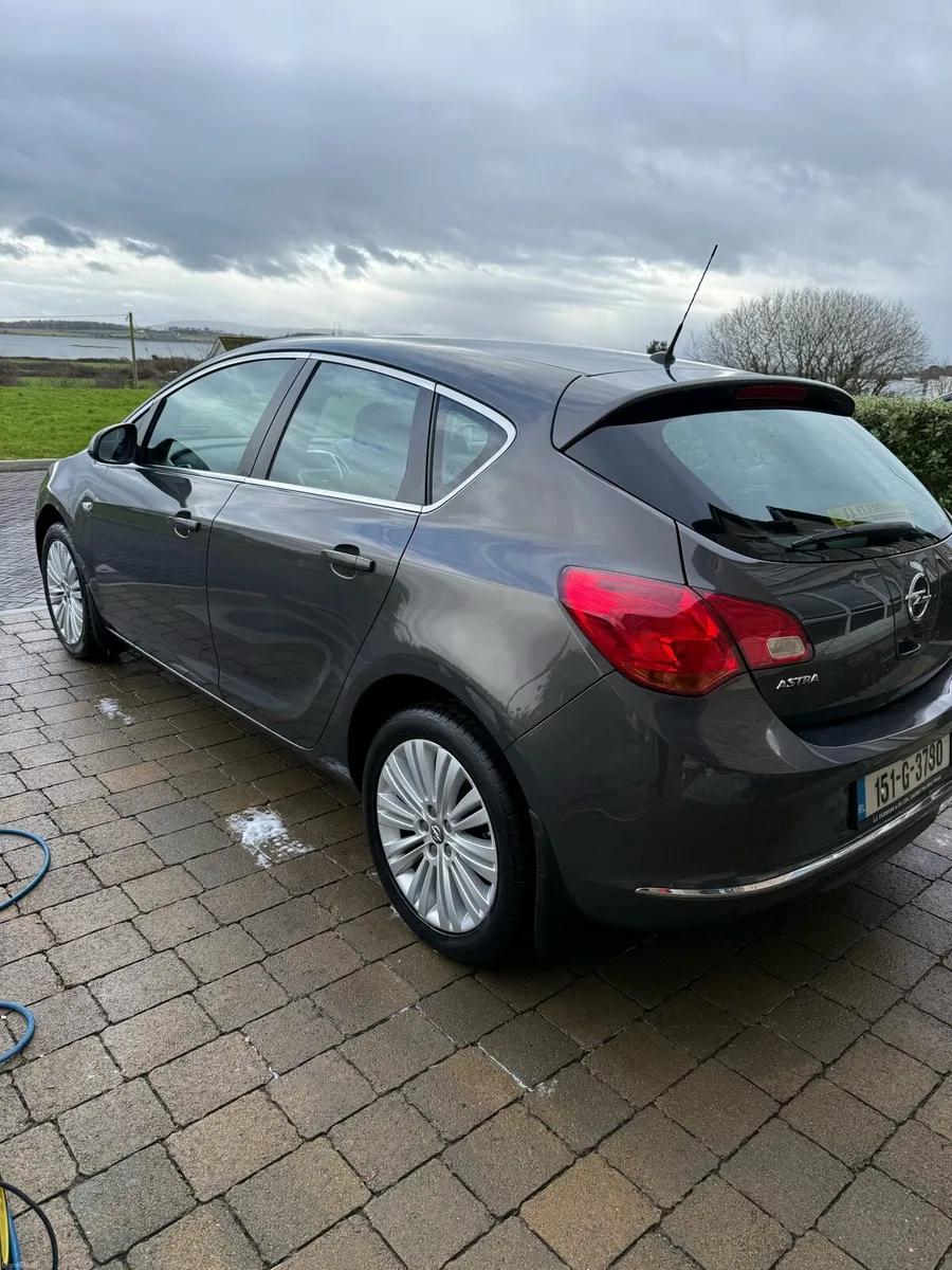 2015 Appel Astra - Image 4