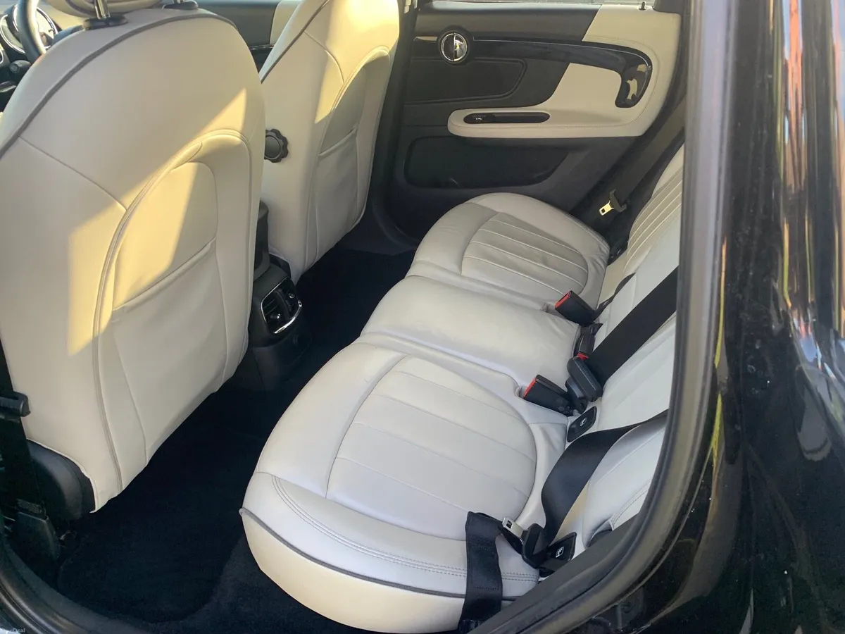 Mini Countryman - Image 2