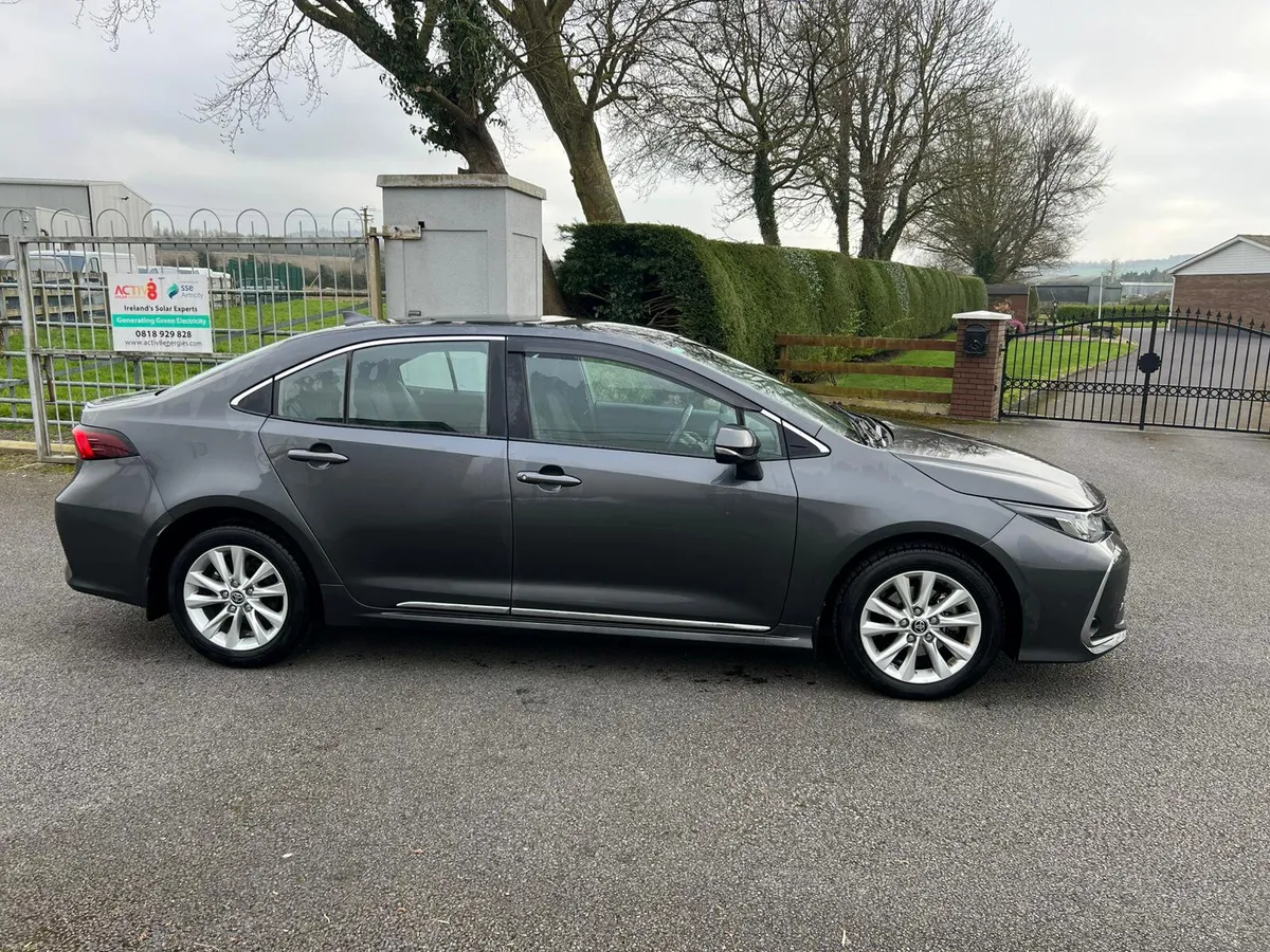 Toyota Corolla Luna 2024 - Image 3