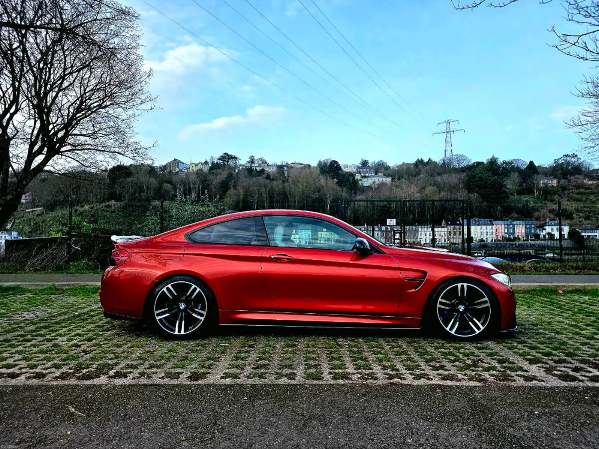 BMW M4 - Image 2