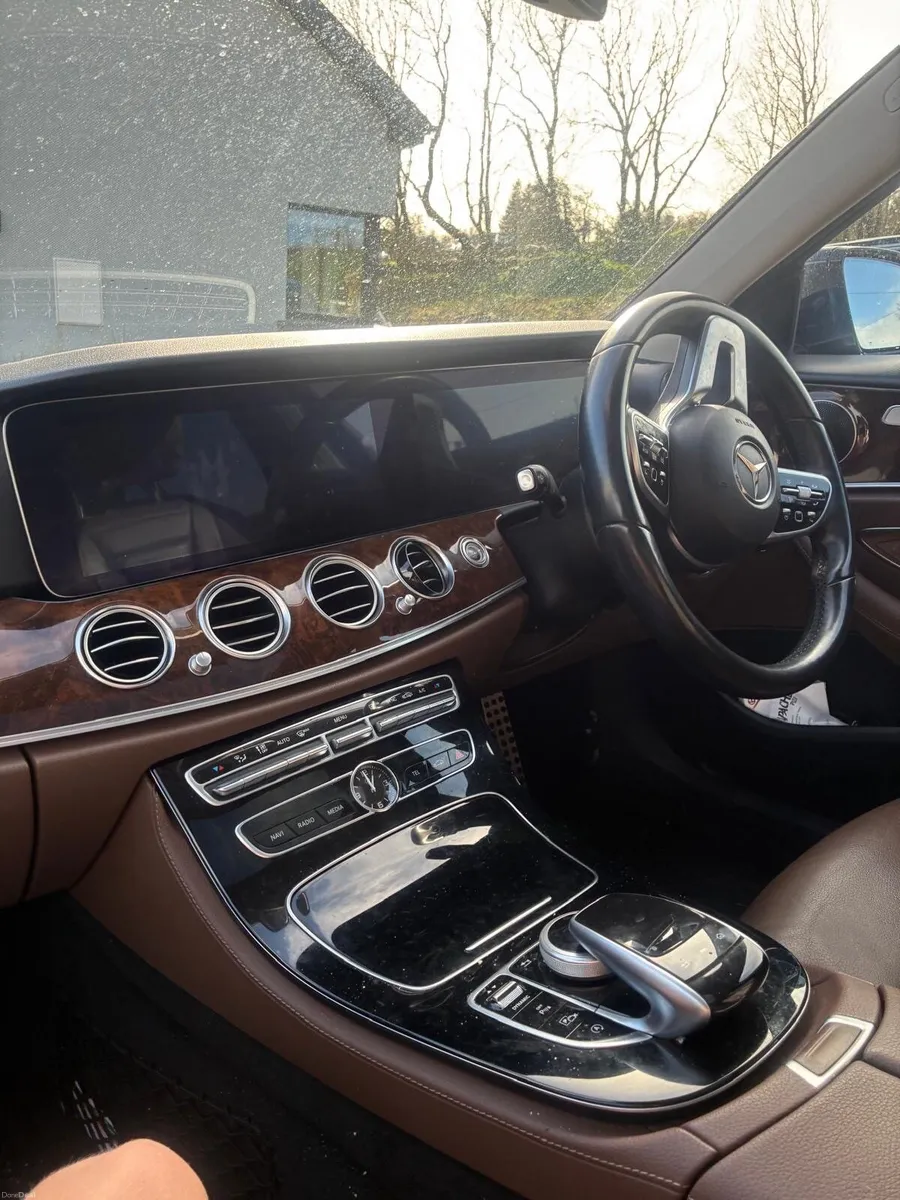 Mercedes-Benz E-Class 2019 - Image 2