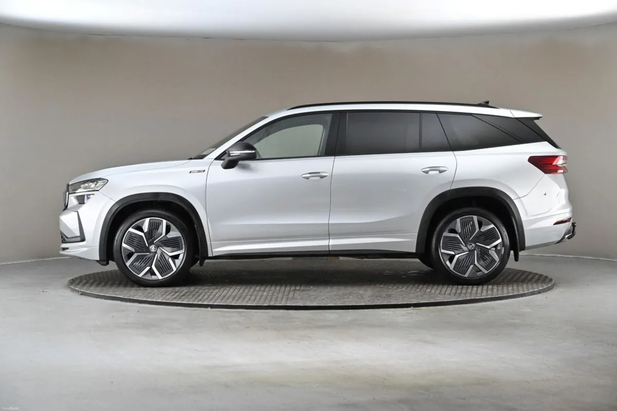 Skoda Kodiaq 2.0TDI DSG SPORTLINE 150HP 7SEATS **E - Image 5