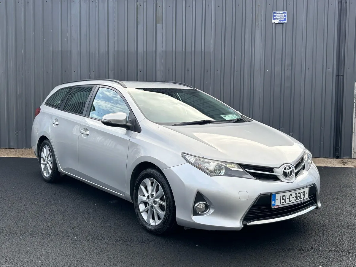 2015 Toyota auris 1.4 diesel - Image 1