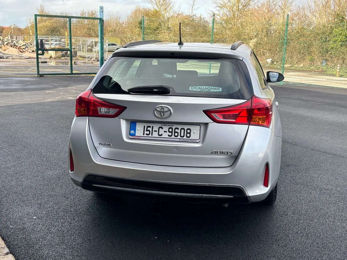 2015 Toyota auris 1.4 diesel - Image 5