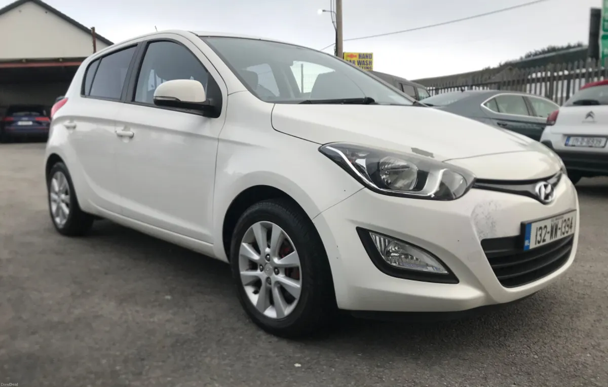 Hyundai i20 Deluxe Edition ONLY 100k - Image 2