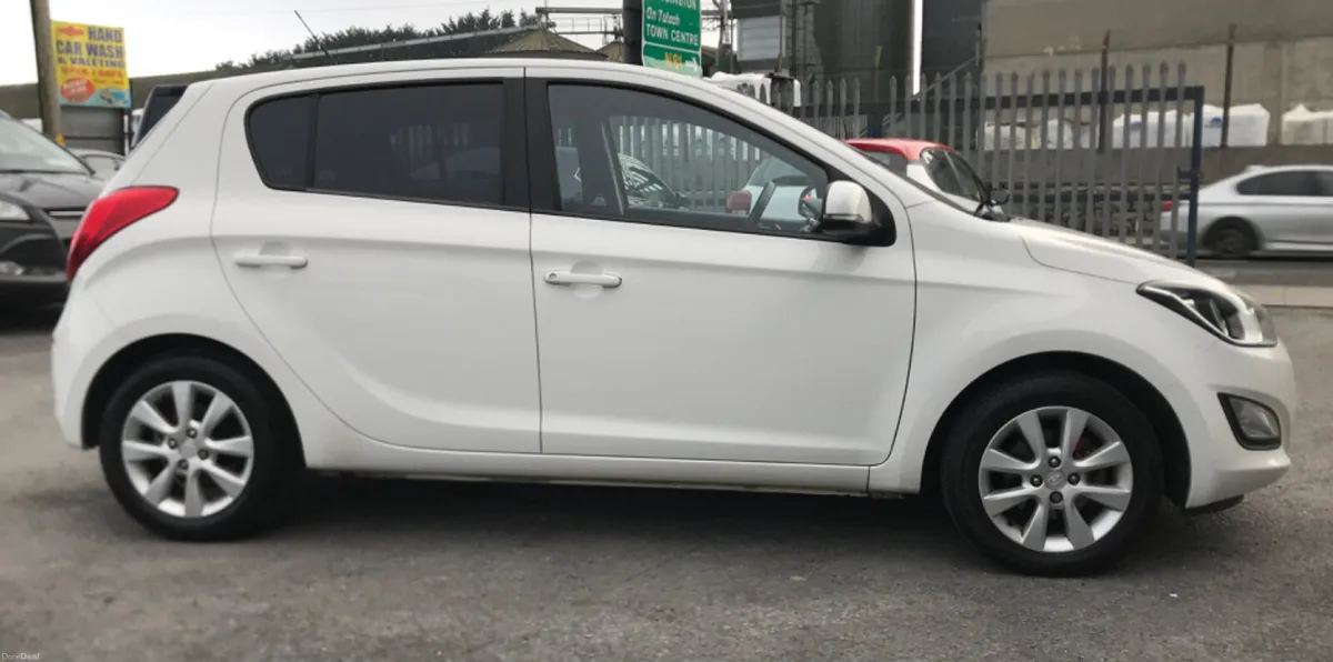 Hyundai i20 Deluxe Edition ONLY 100k - Image 4