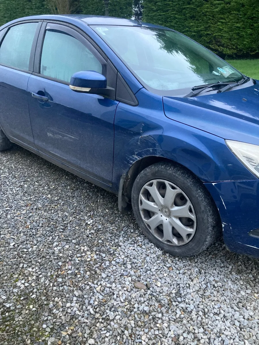 Ford Focus 2009 - Image 2