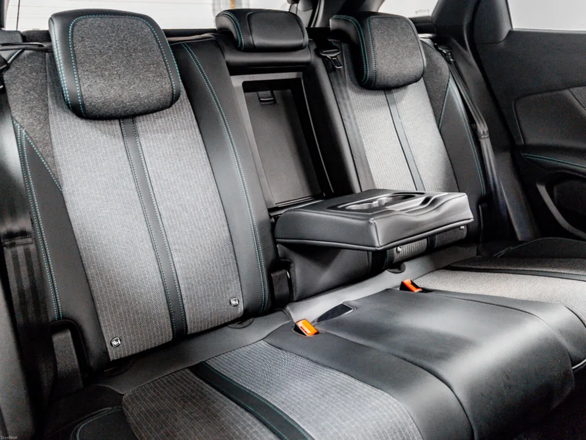 Peugeot 3008 Allure 1.5 Diesel Auto 130HP - Image 4