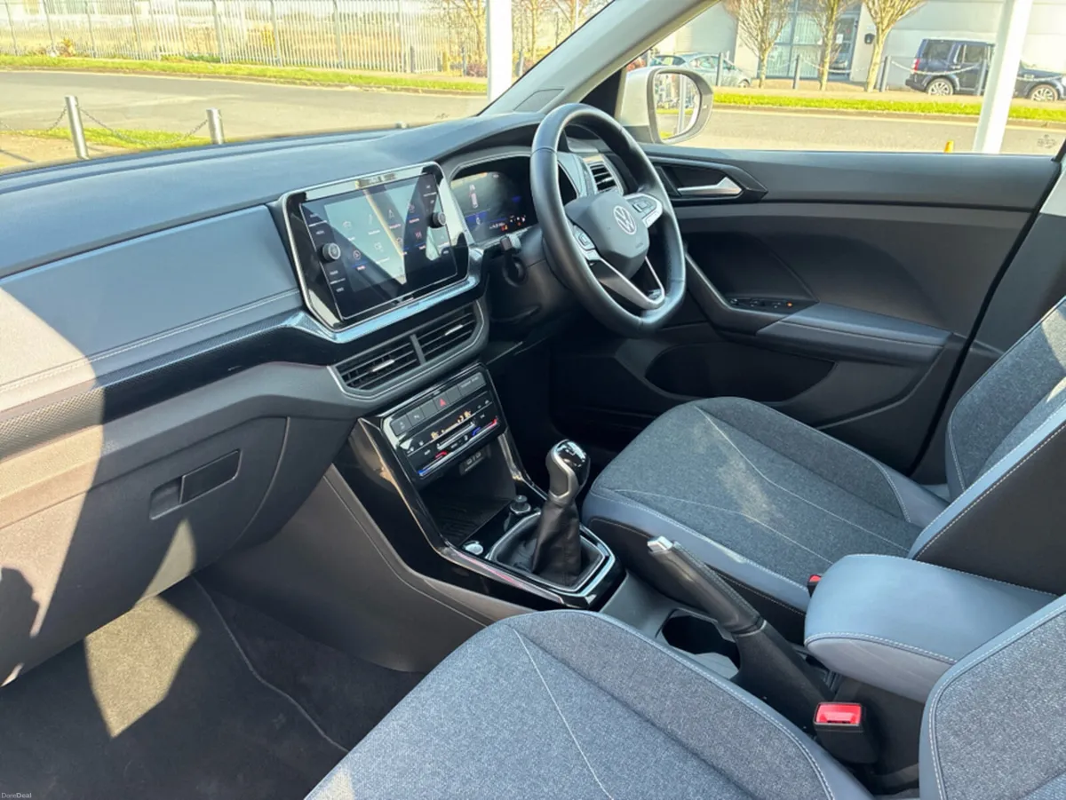 Volkswagen T-Cross STYLE 1.0 TSI MANUAL 6SPEED FWD - Image 3