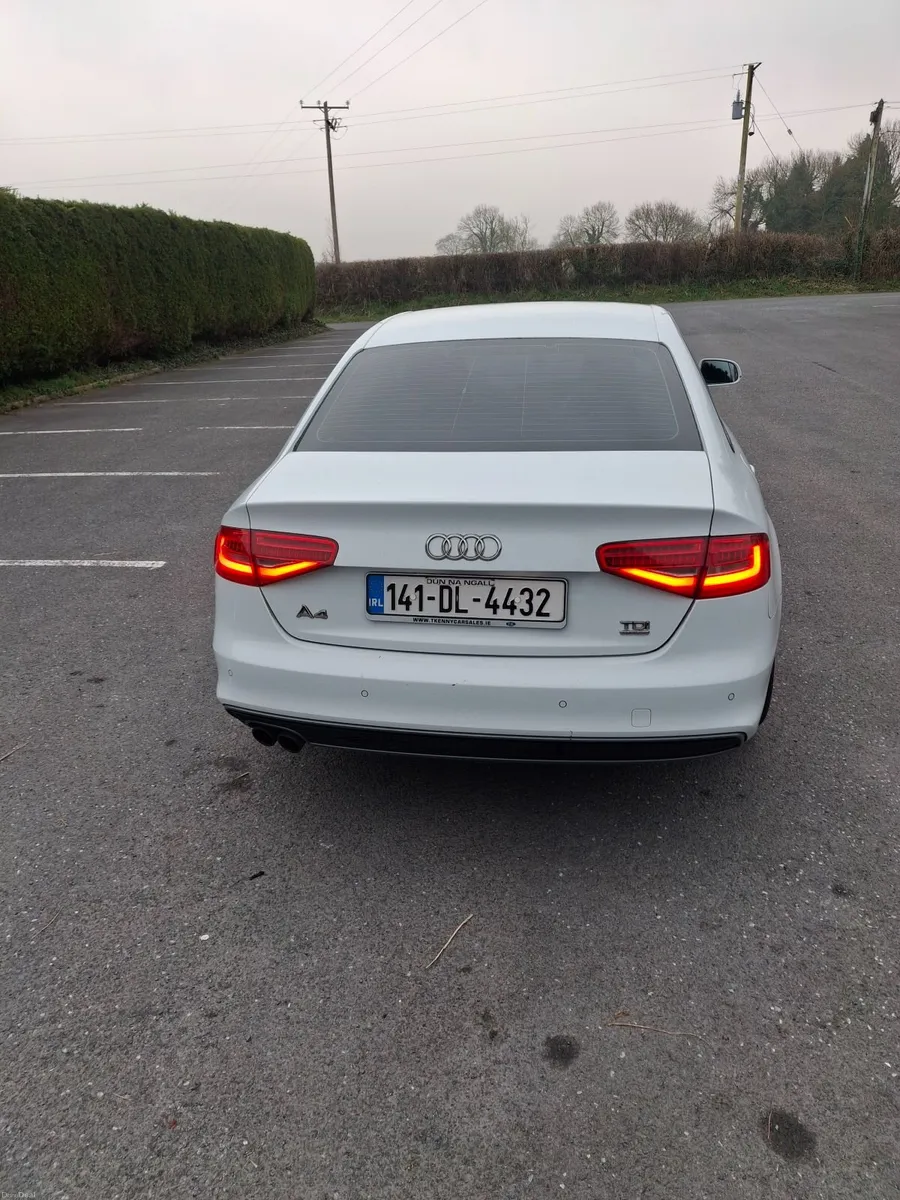 Audi A4 2.0 TDI S-Line Black Edition 2014 - Image 4