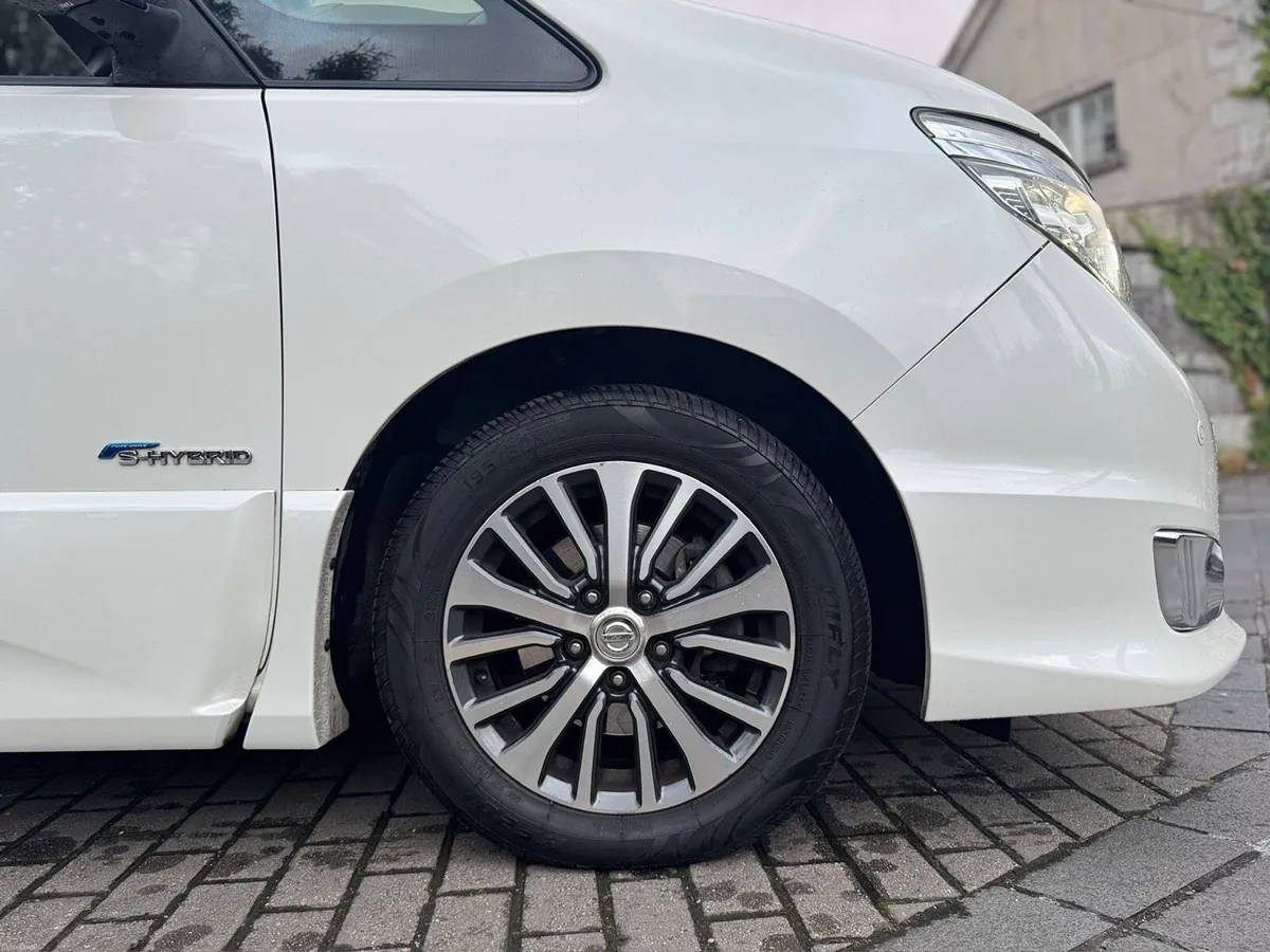 Nissan serana - Image 4