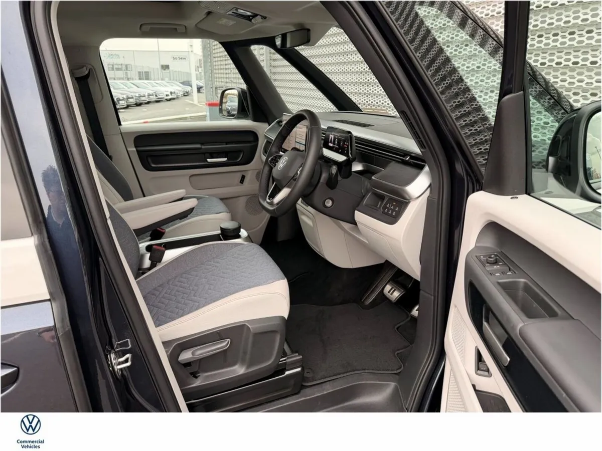 Volkswagen ID.Buzz LWB 7 SEAT EDITION 86KWH 280HP - Image 2