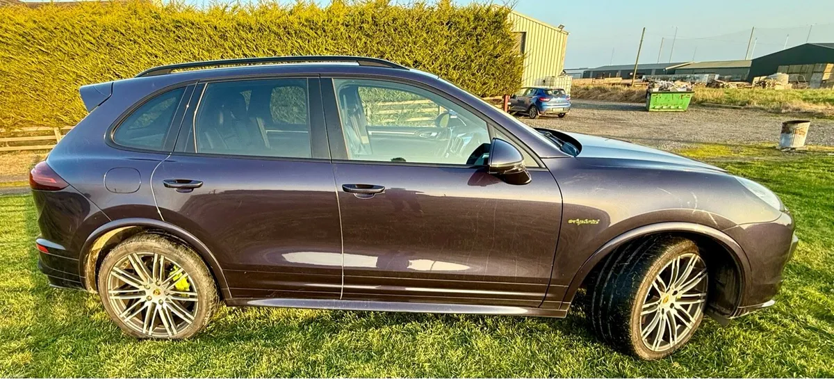 Porsche Cayenne S - Image 4