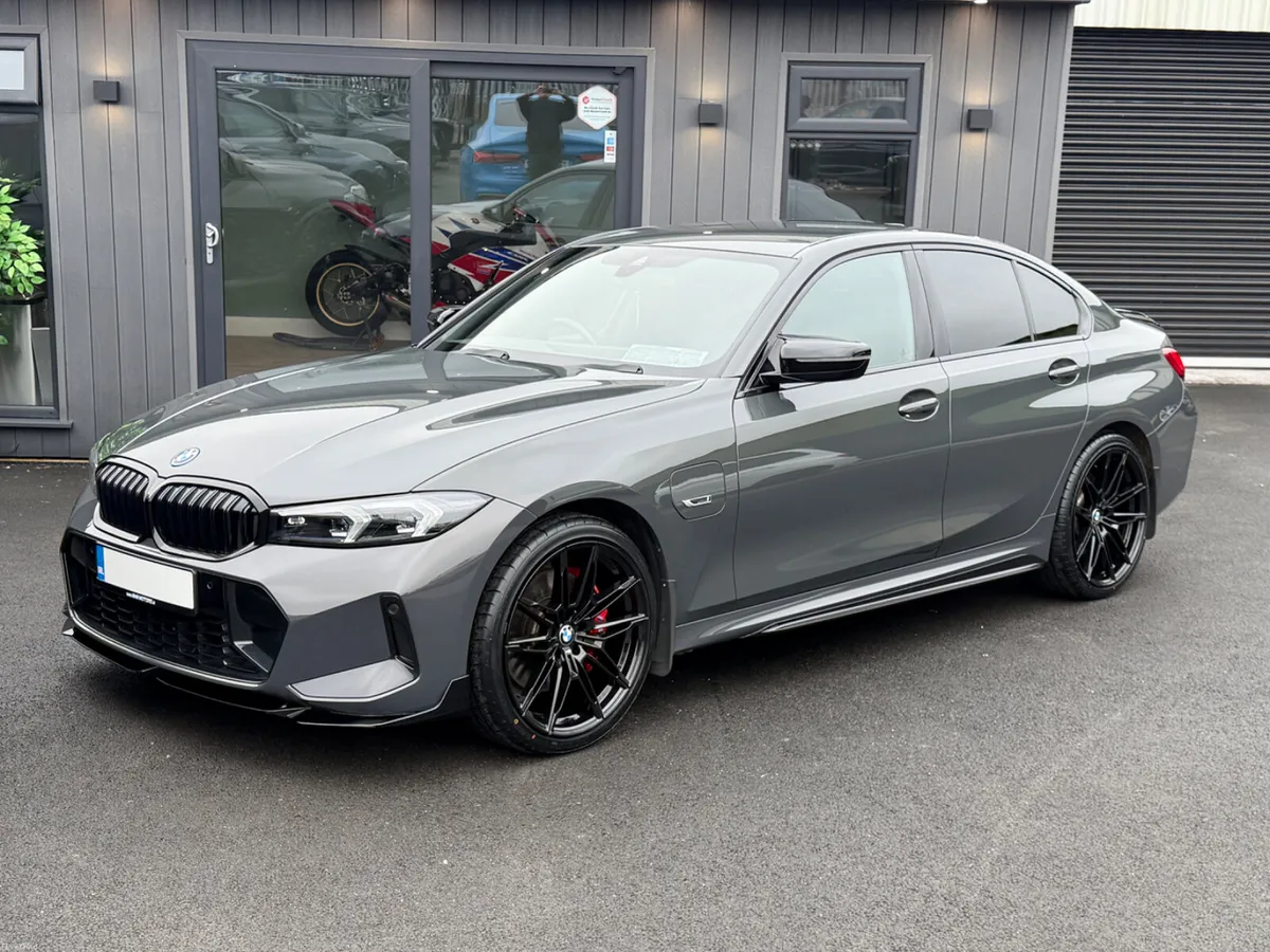 2023/231 BMW 330E MSPORT PRO LCI - Image 2