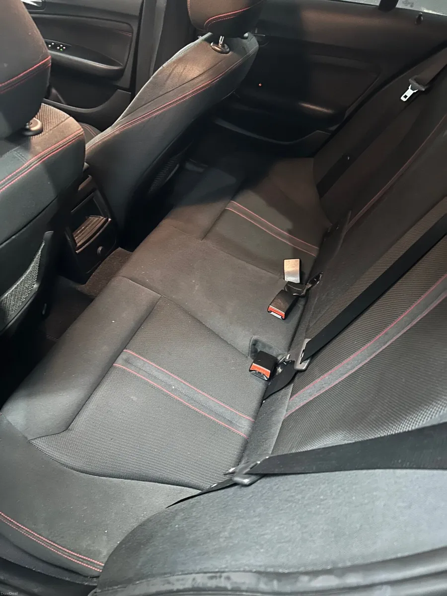 BMW 1-Series Sport 2015 - Image 4