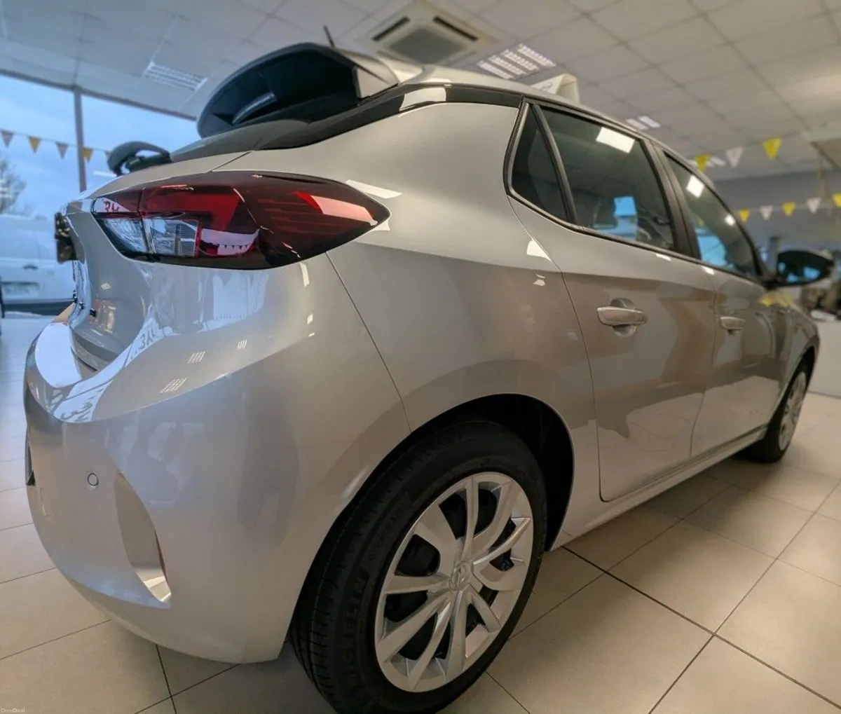 Opel Corsa 1.2 75PS S/S SC - Image 4