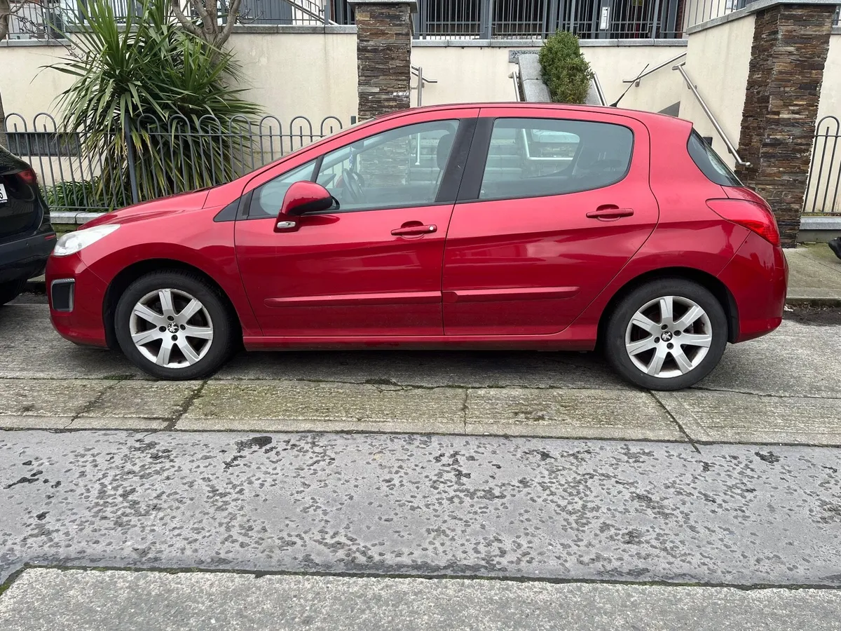 Peugeot 308 2012 - Image 1