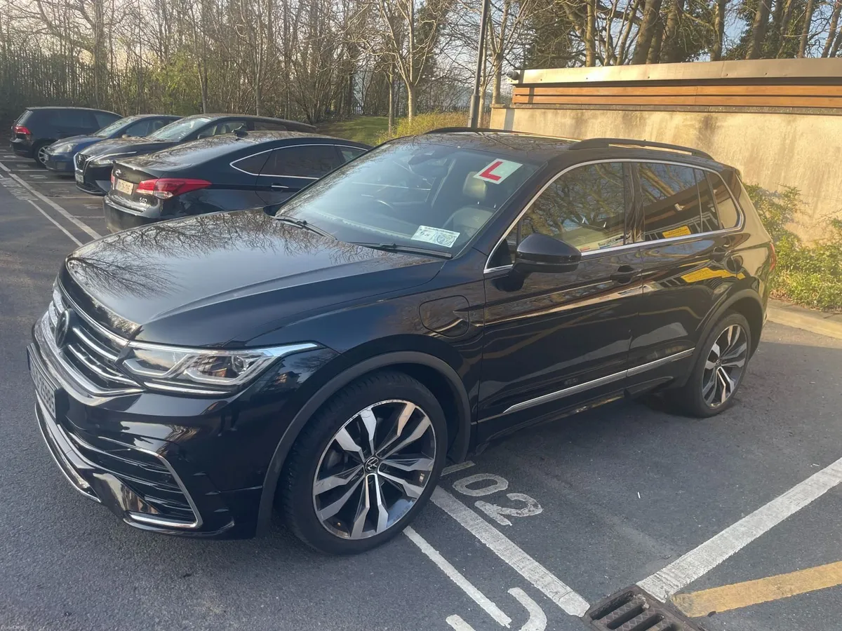 2023 Volkswagen Tiguan R-Line hybrid - Image 2