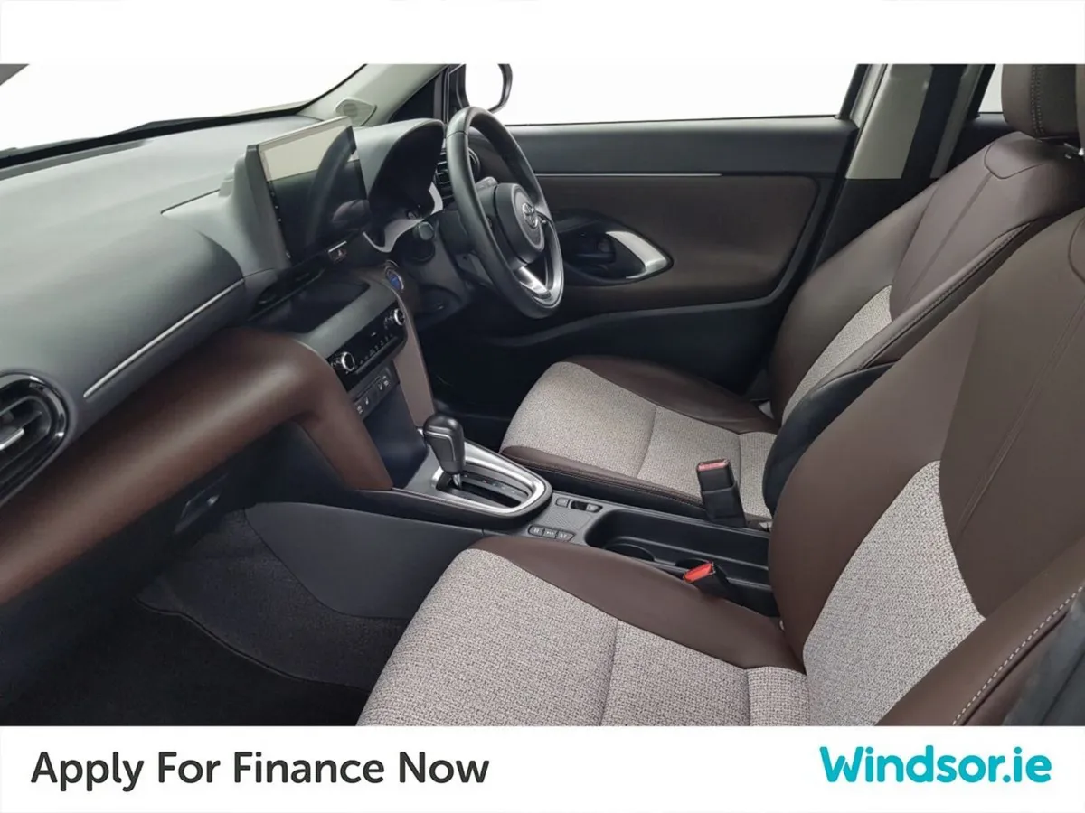 Toyota Yaris Cross Hybrid - Image 4