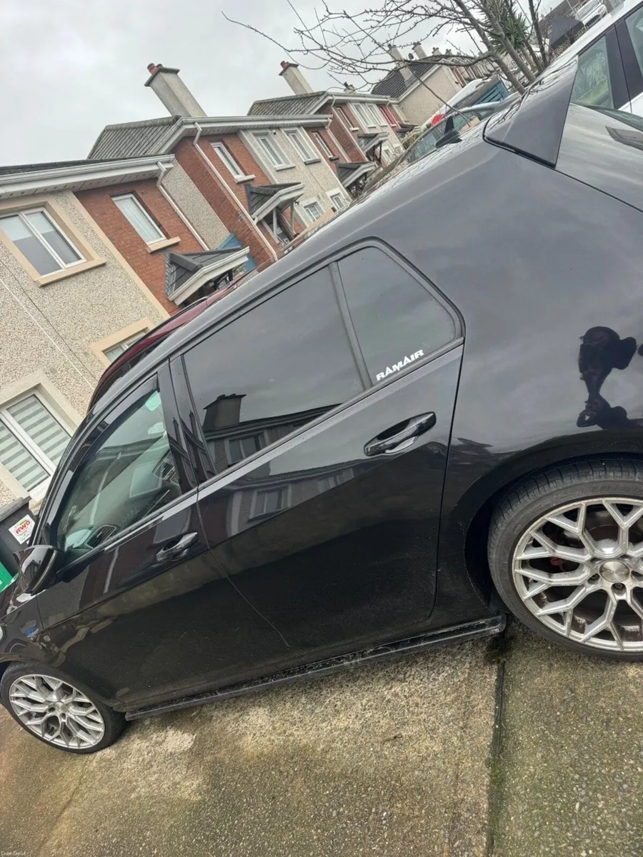 Volkswagen Golf 2017 2.0 tdi gt - Image 4