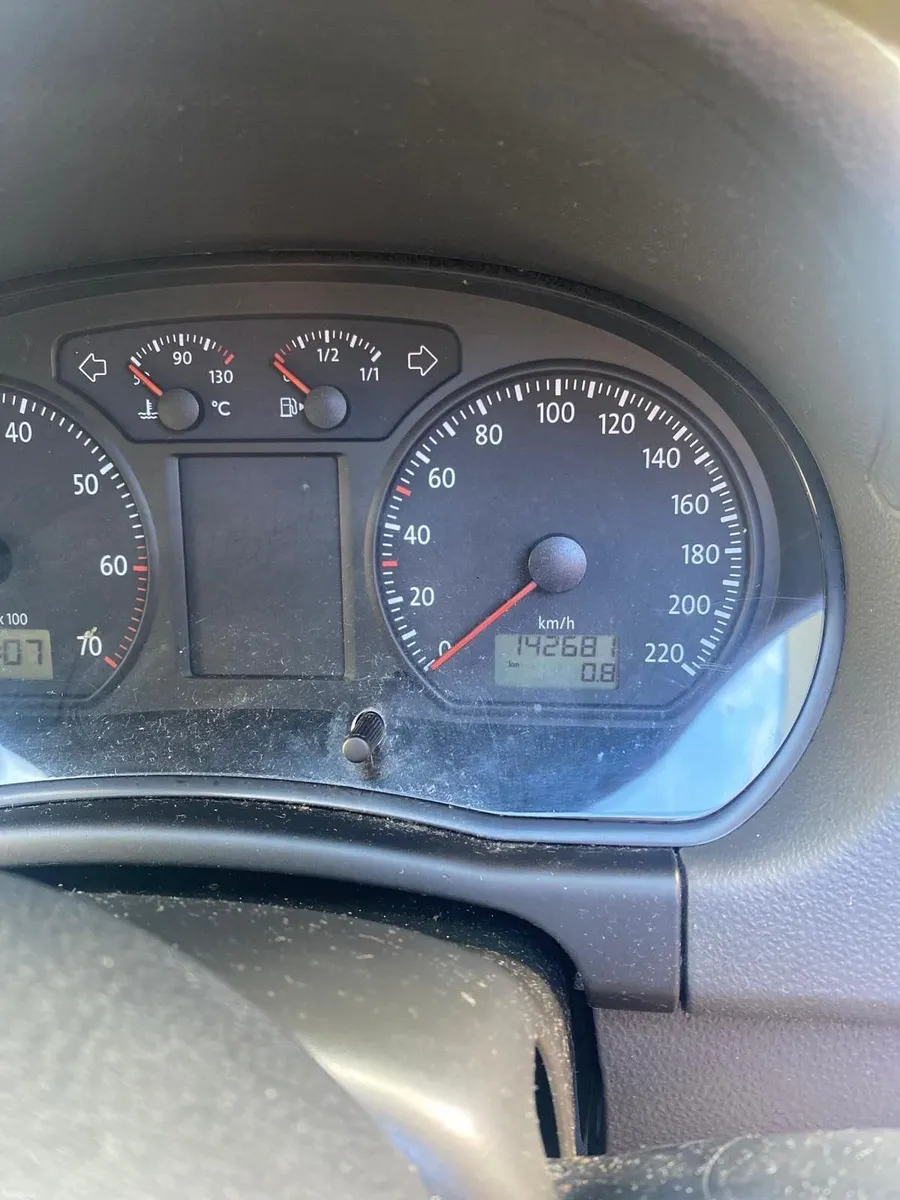 Volkswagen Polo 2006 - Image 2
