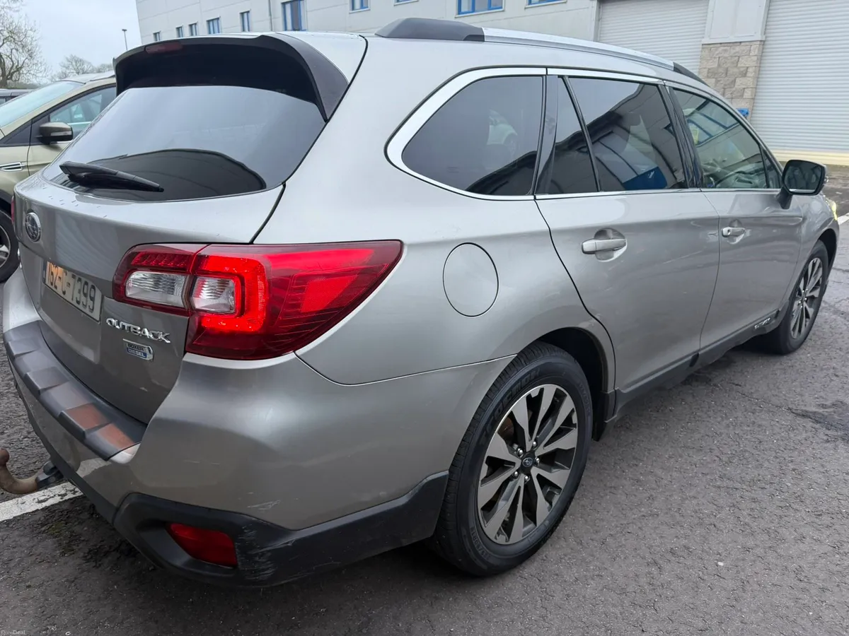 Subaru Outback 2.0 SE Premium Lineartronic 4Wd 5dr - Image 3