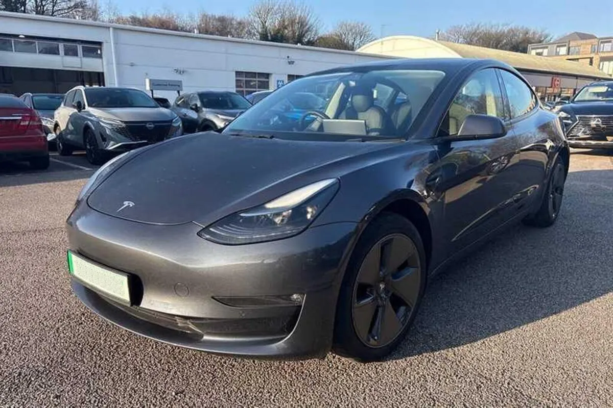 221 Tesla Model 3 Long Range - Image 1