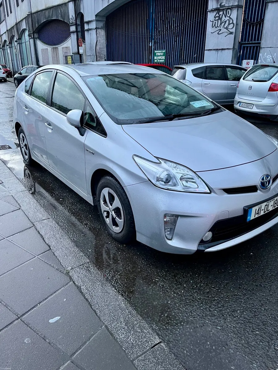 Toyota Prius 2014 - Image 1