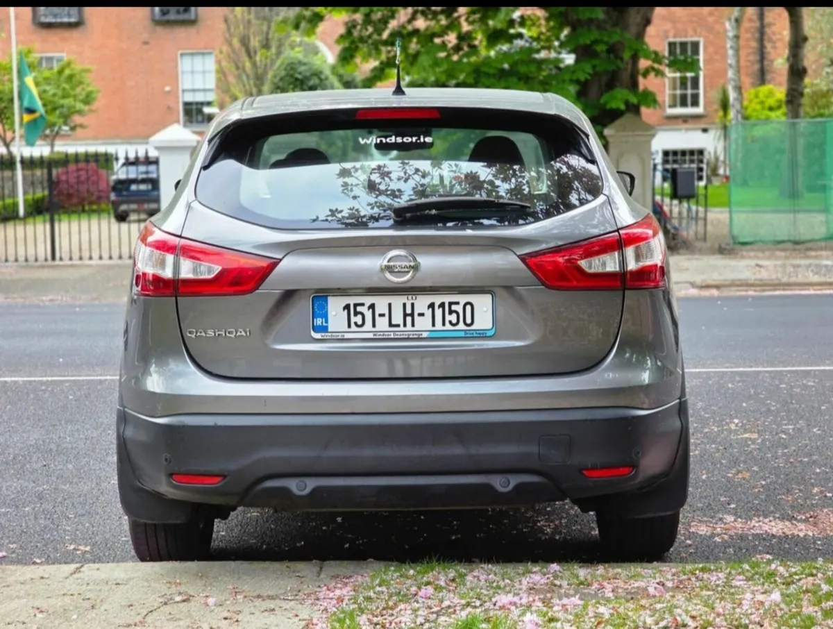 Nissan Qashqai 2015 1.2 Petrol Manual Low Mileage - Image 4