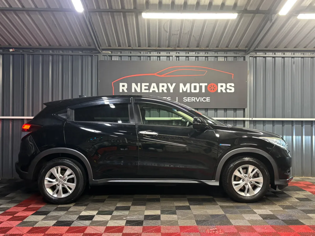 2014 142 Honda Vezel 1.5 Petrol Auto/Hybrid - Image 4