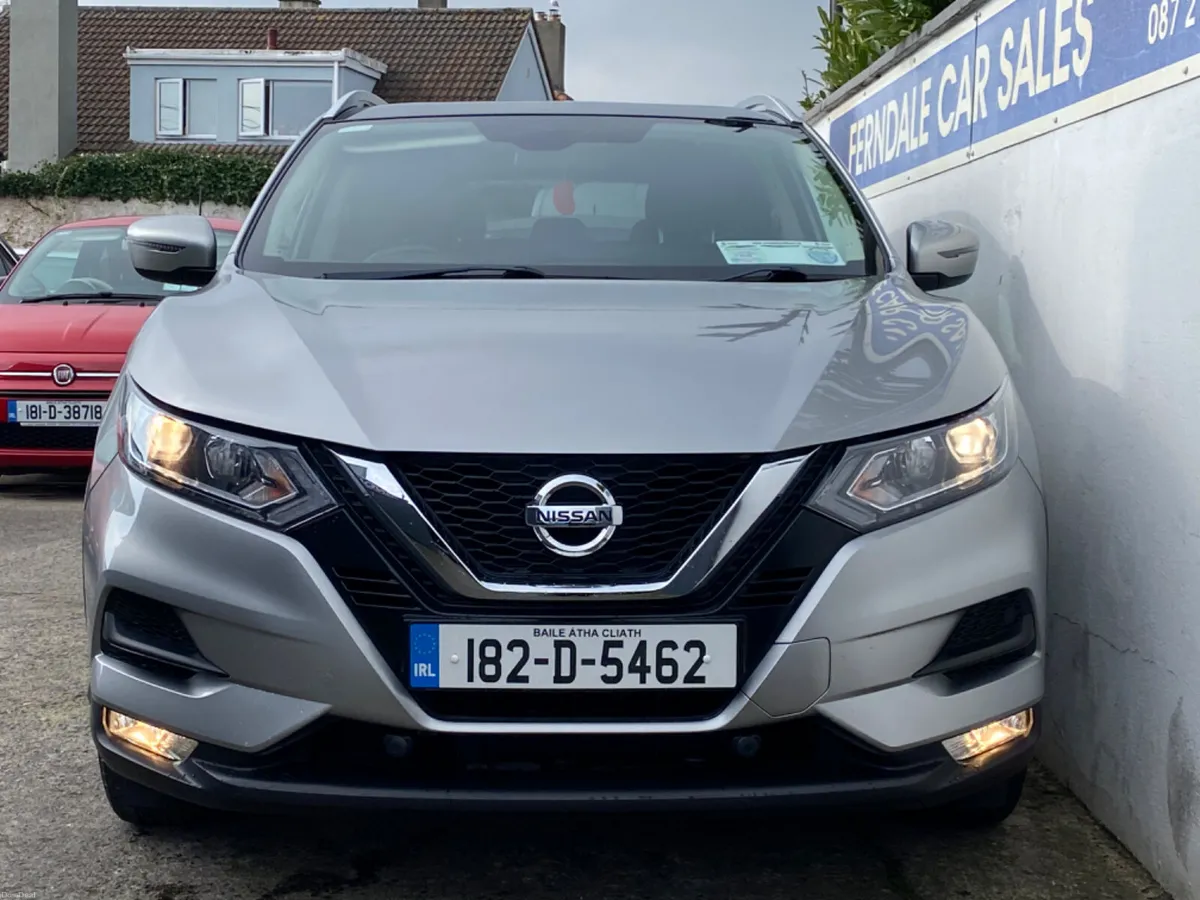 Nissan Qashqai 1.6 Sv Pan Roof  Low kms - Image 3