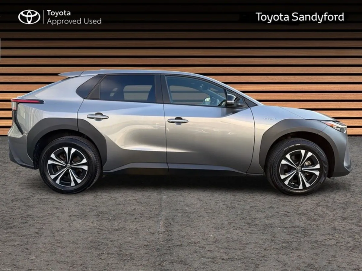 Toyota bZ4X SPORT EV AUTOMATIC // HEATED SEATS & S - Image 3