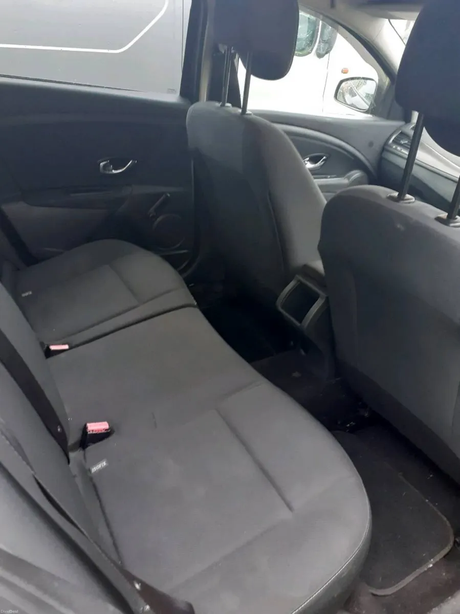 Renault Megane Automatic - Image 2