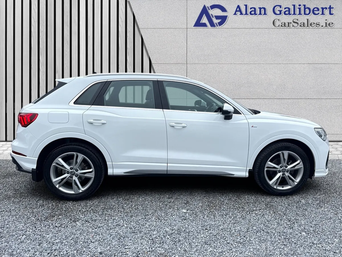 Audi Q3 35 2.0 TDI S-LINE Diesel - Image 3