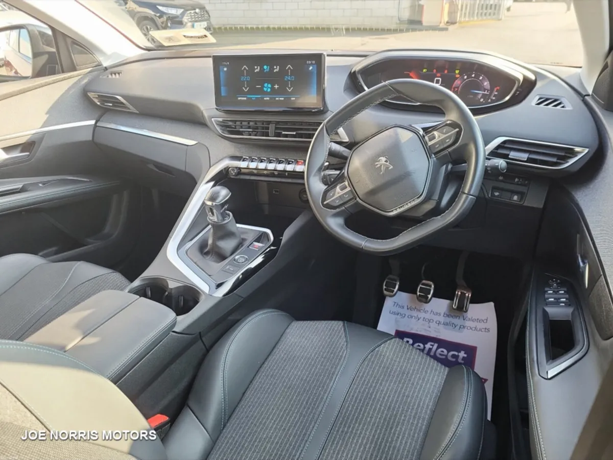 Peugeot 5008 FL ALLURE 1.2 130 6.4 4DR - Image 6