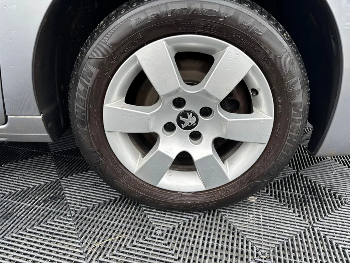 Peugeot 5008 Peugeot 5008, 1.6 petrol, auto, 7 sea - Image 3