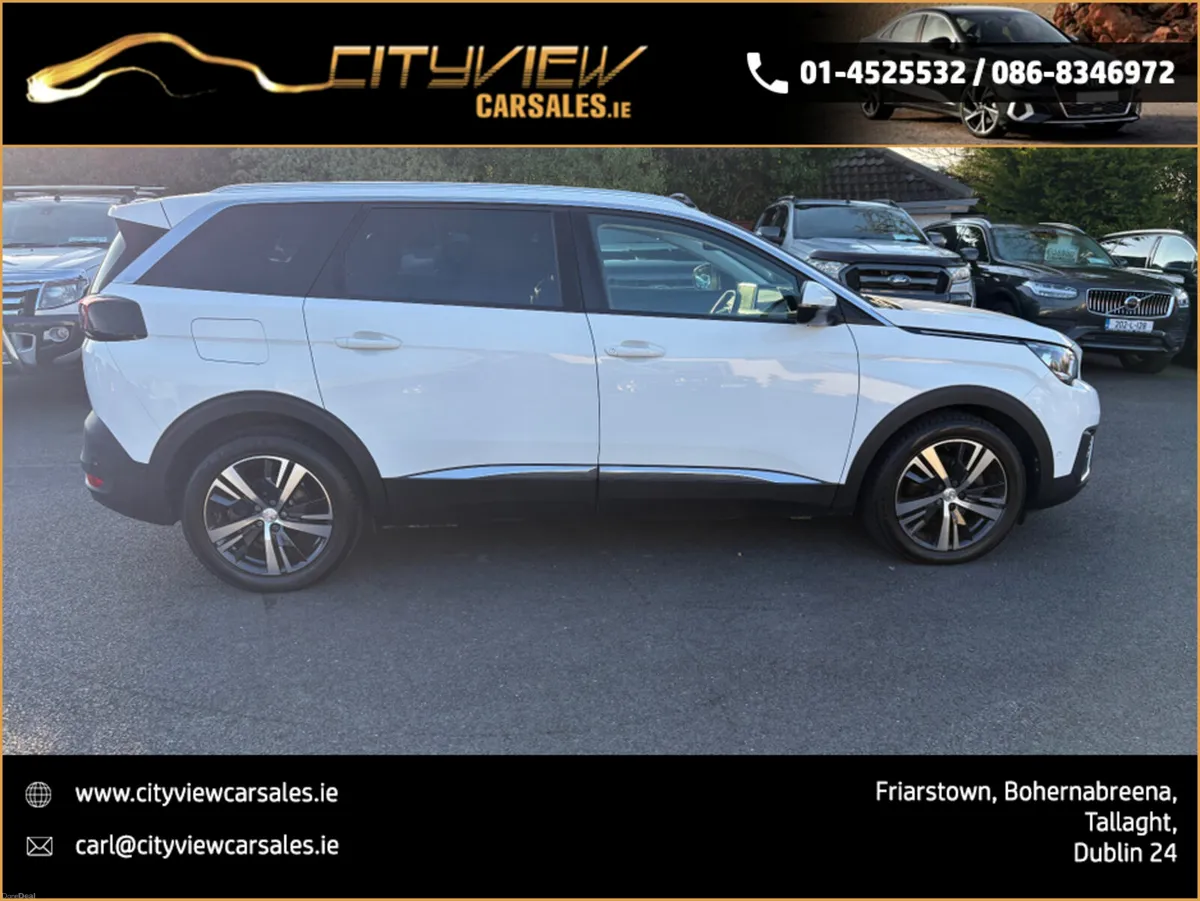 Peugeot 5008 1.2 ALLURE//LOW MILAGE - Image 3